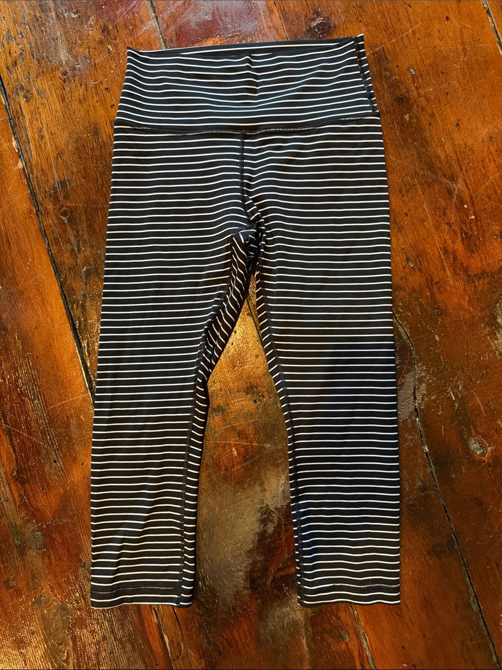 lululemon athletica Women’s Black and White Striped Capri Leggings